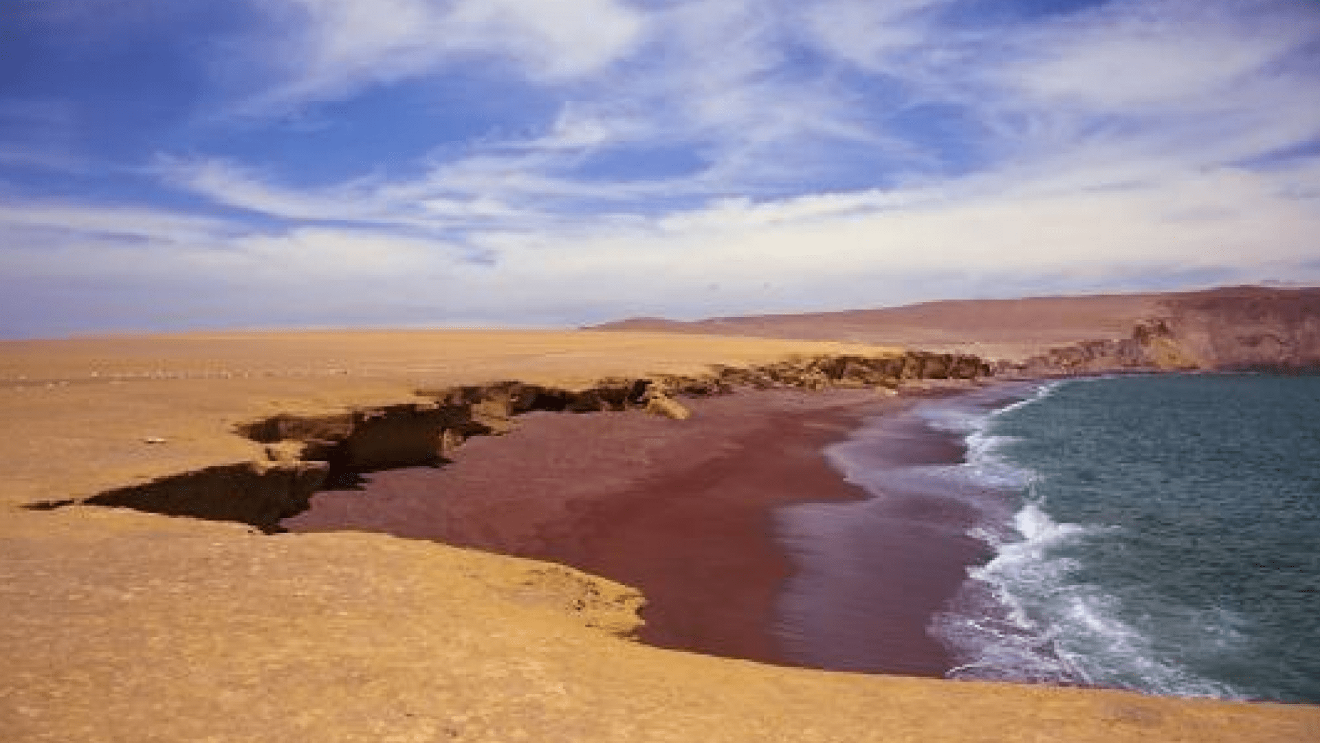 Playa roja paracas, pisco peru